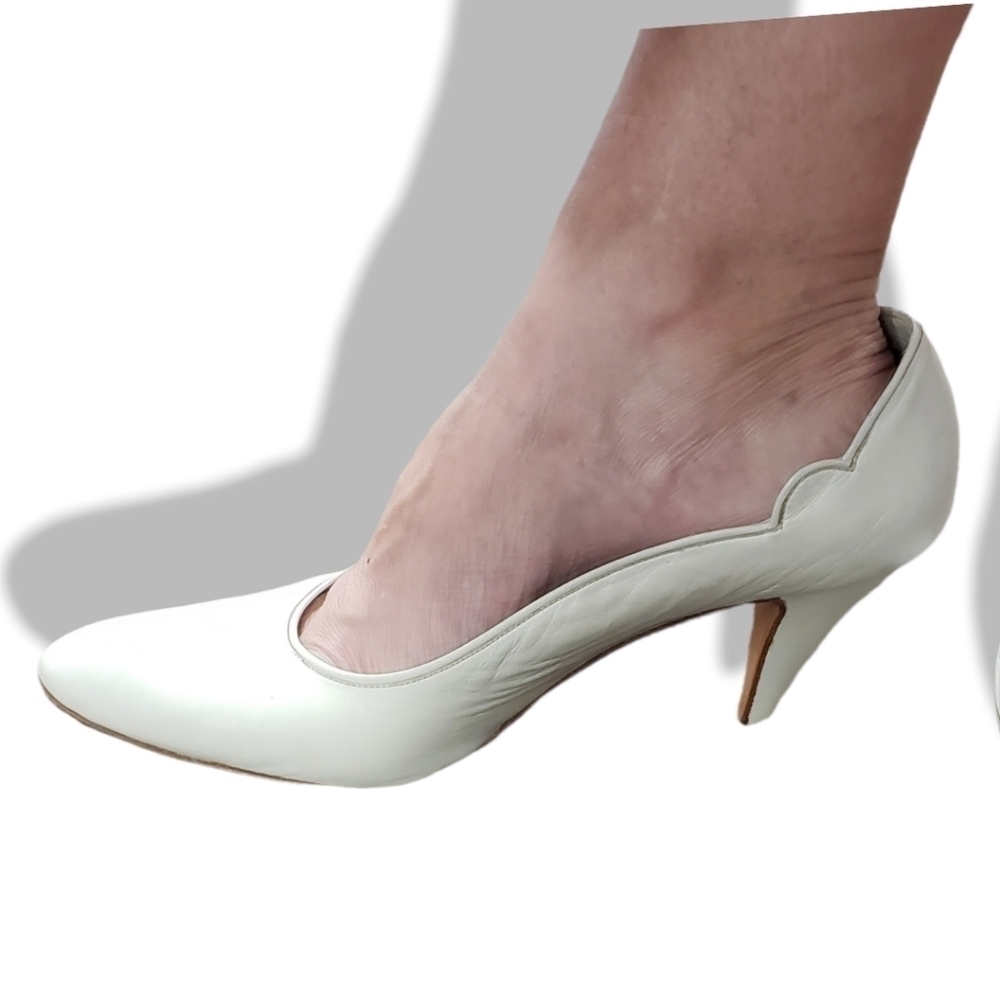 Pancaldi Vartan Winter White Ivory Kid Leather 8AA Narrow Pump Heels EUC in box - Picture 15 of 16
